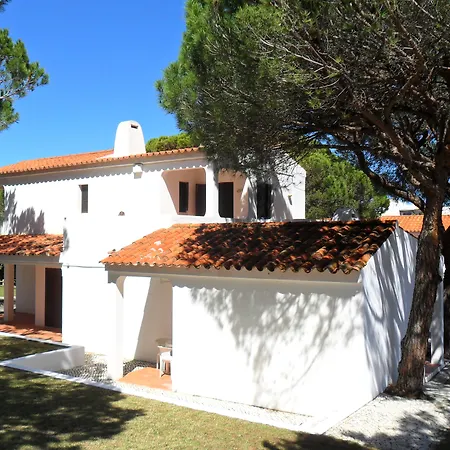 Aldeia Da Falesia *